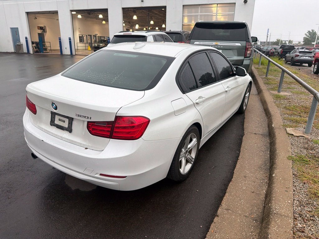 2014 BMW 3 Series 320i