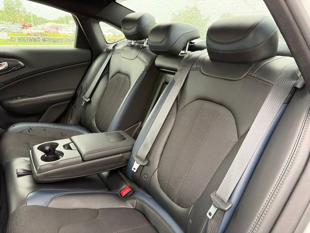2016 Chrysler 200 S