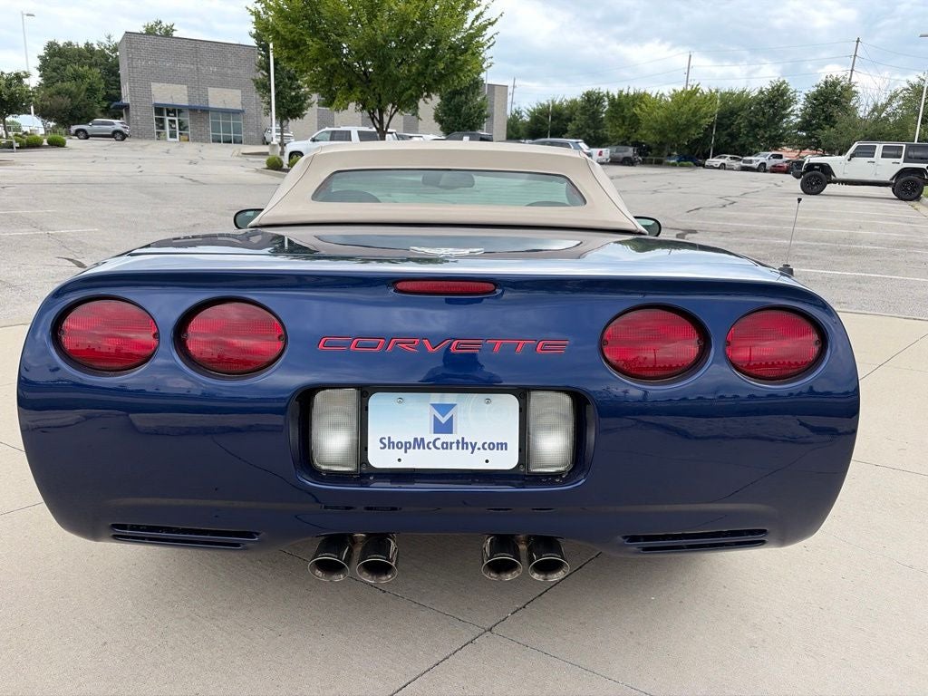 2004 Chevrolet Corvette Base