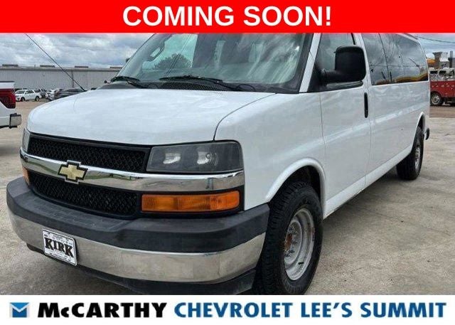 2017 Chevrolet Express 3500 LT Passenger