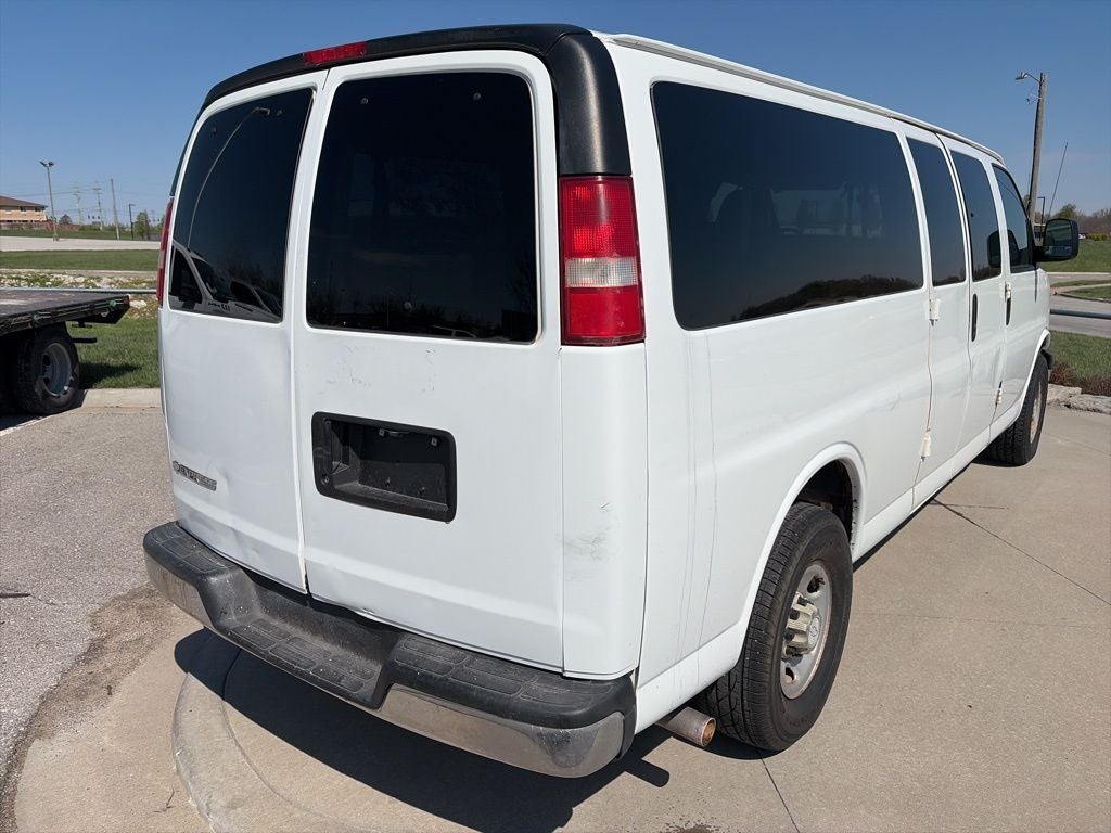 2017 Chevrolet Express 3500 LT Passenger