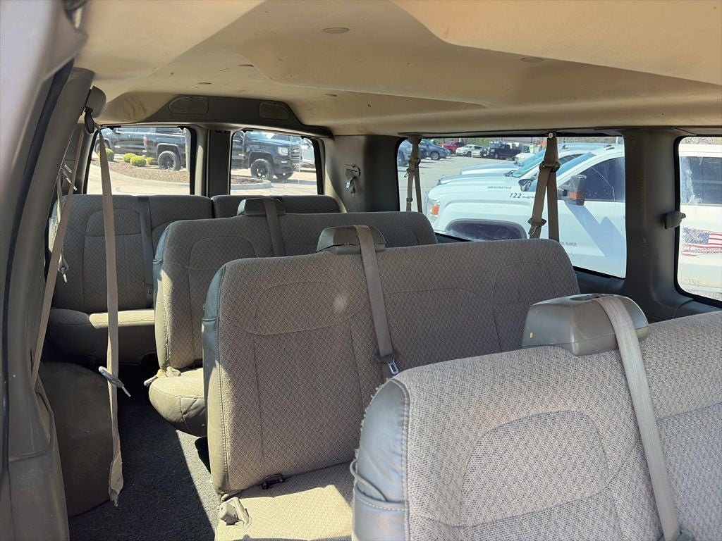 2017 Chevrolet Express 3500 LT Passenger