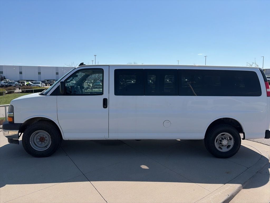 2017 Chevrolet Express 3500 LT Passenger