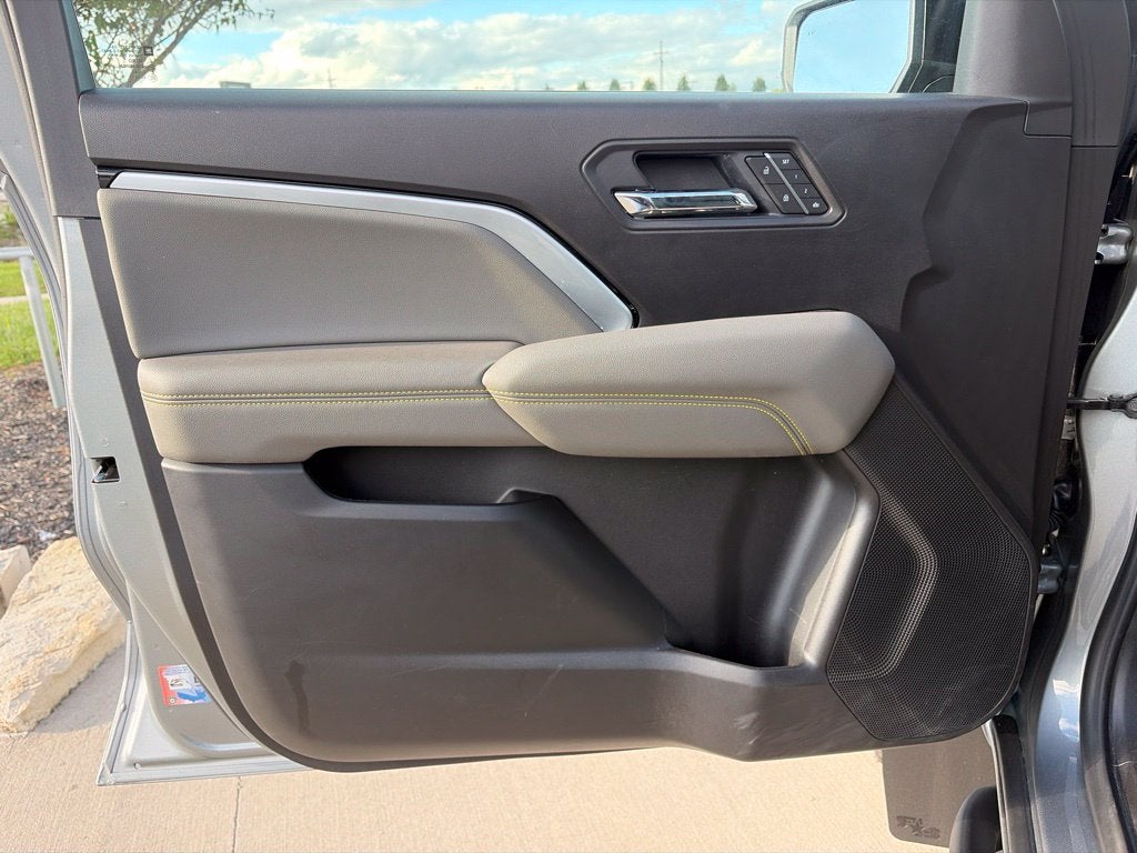 2025 Chevrolet Colorado ZR2