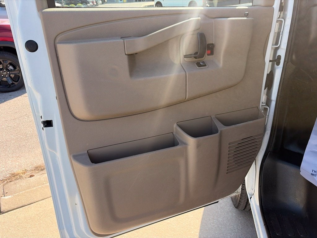2024 Chevrolet Express 2500 Work Van Cargo