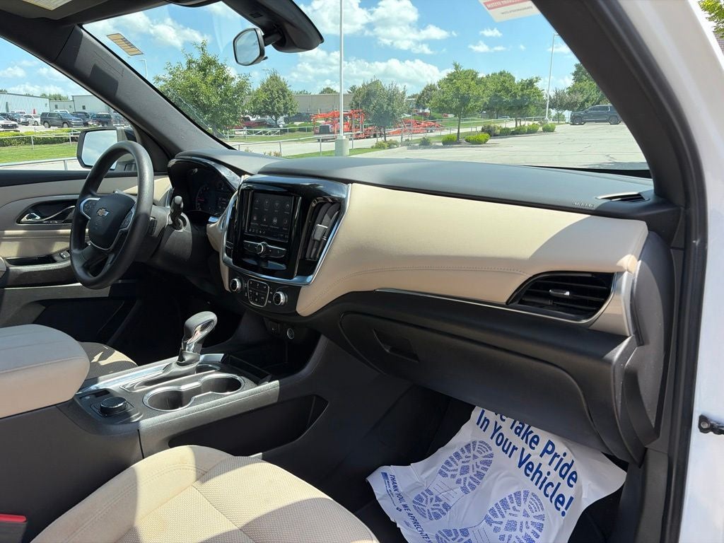 2023 Chevrolet Traverse LS