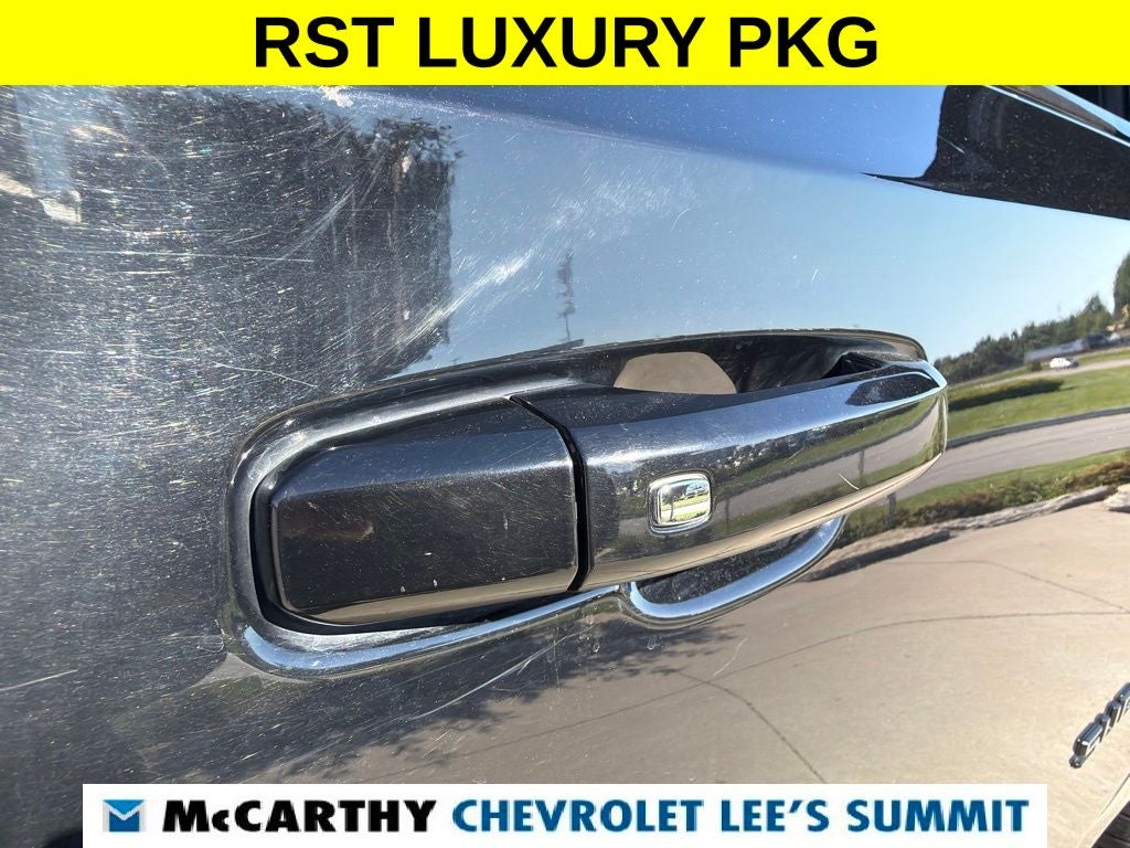 2022 Chevrolet Suburban RST