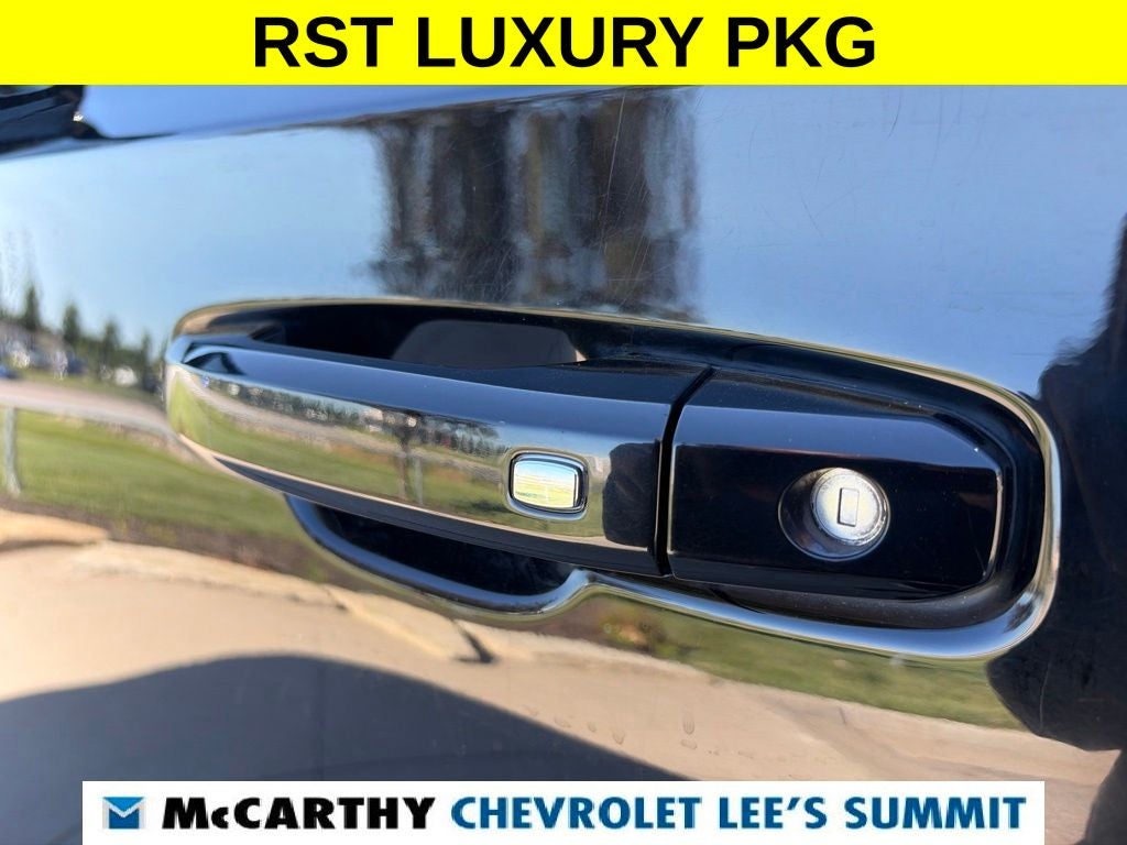 2022 Chevrolet Suburban RST