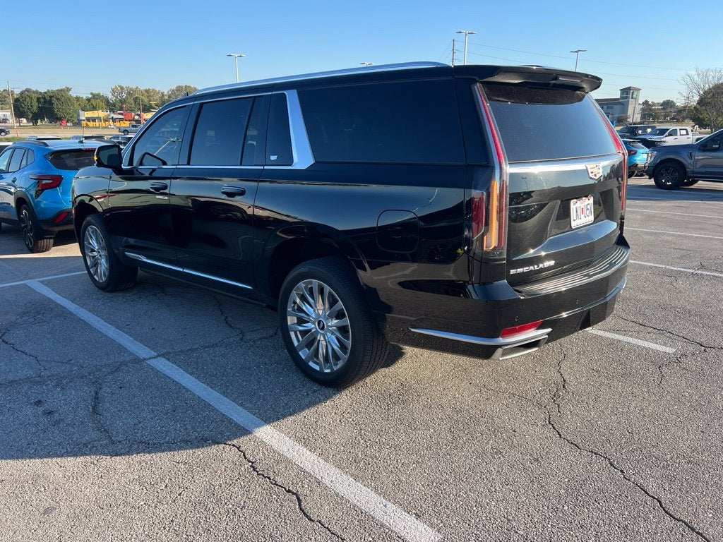 2023 Cadillac Escalade ESV Premium