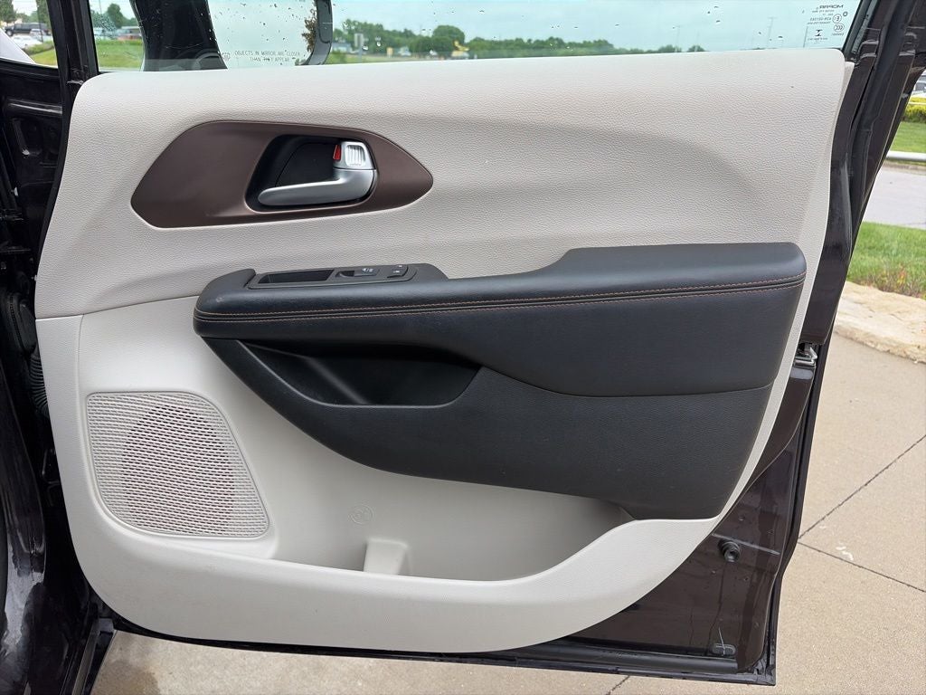 2017 Chrysler Pacifica Touring L