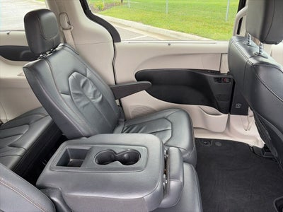 2017 Chrysler Pacifica Touring L