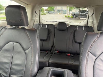 2017 Chrysler Pacifica Touring L