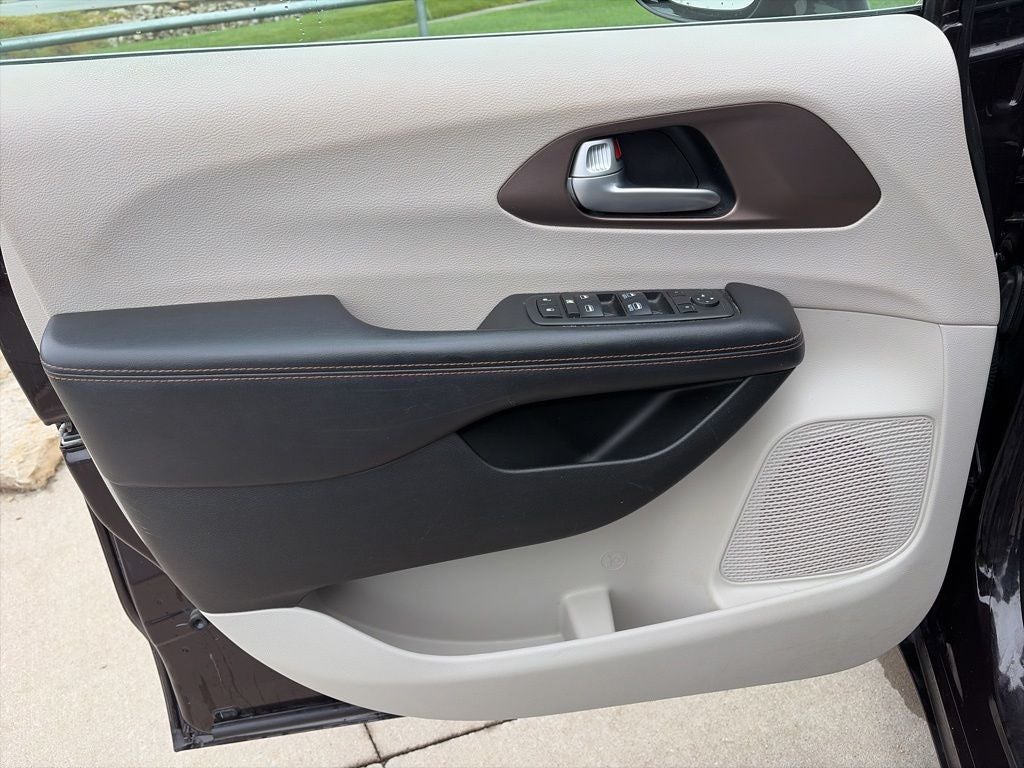 2017 Chrysler Pacifica Touring L