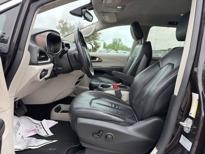 2017 Chrysler Pacifica Touring L