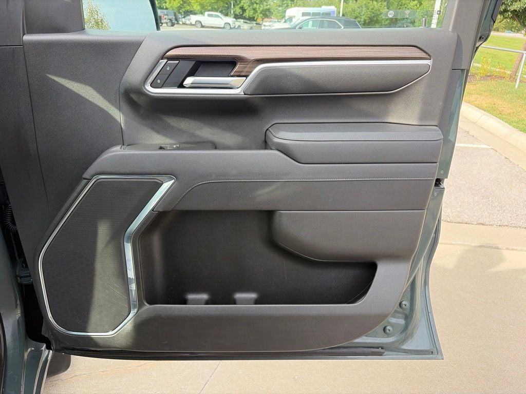 2025 Chevrolet Silverado 1500 LT LT1