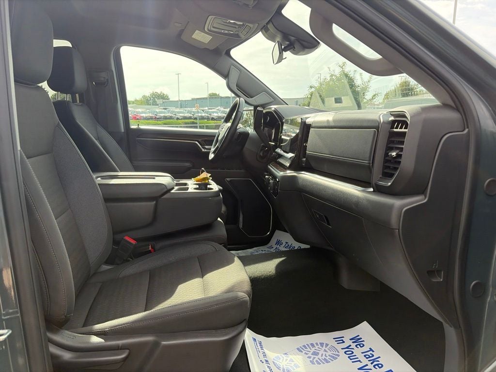 2025 Chevrolet Silverado 1500 LT LT1