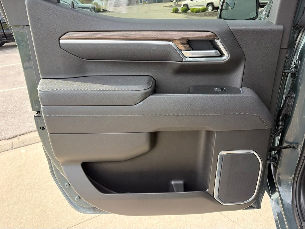 2025 Chevrolet Silverado 1500 LT LT1