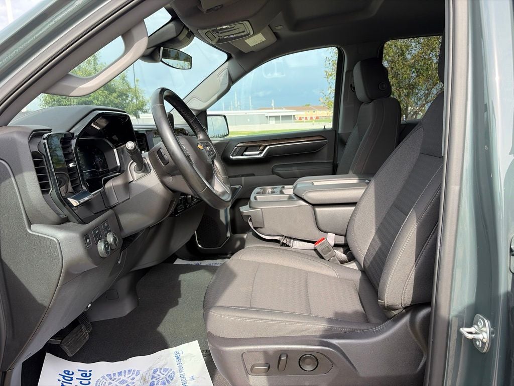 2025 Chevrolet Silverado 1500 LT LT1