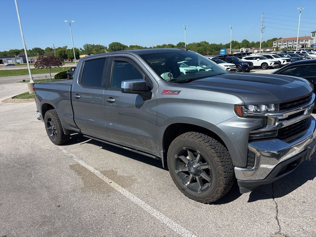Used 2020 Chevrolet Silverado 1500 LT with VIN 3GCUYDED5LG357543 for sale in Kansas City