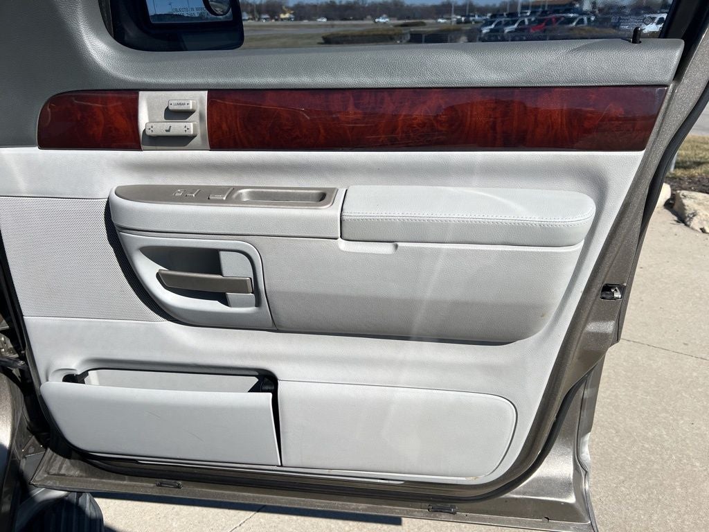 2004 Lincoln Aviator Base Luxury