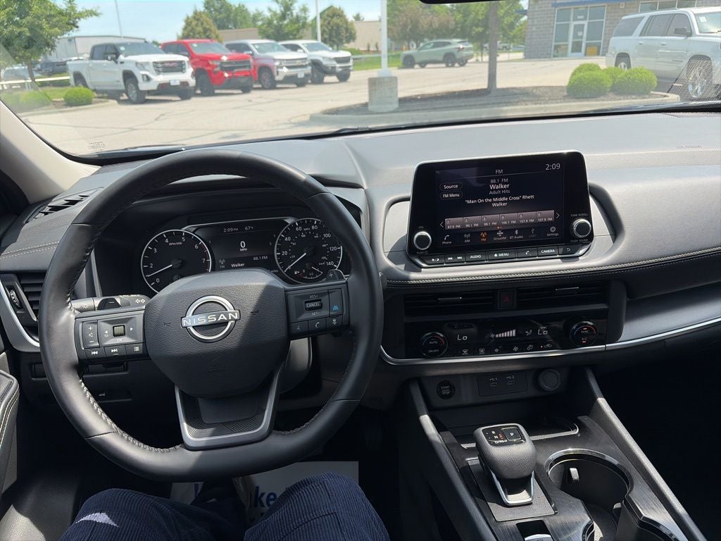 2025 Nissan Rogue SV