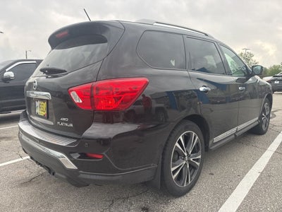 2017 Nissan Pathfinder Platinum
