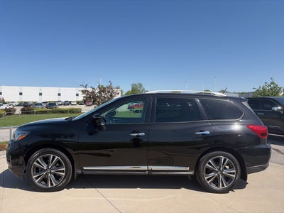 2017 Nissan Pathfinder Platinum