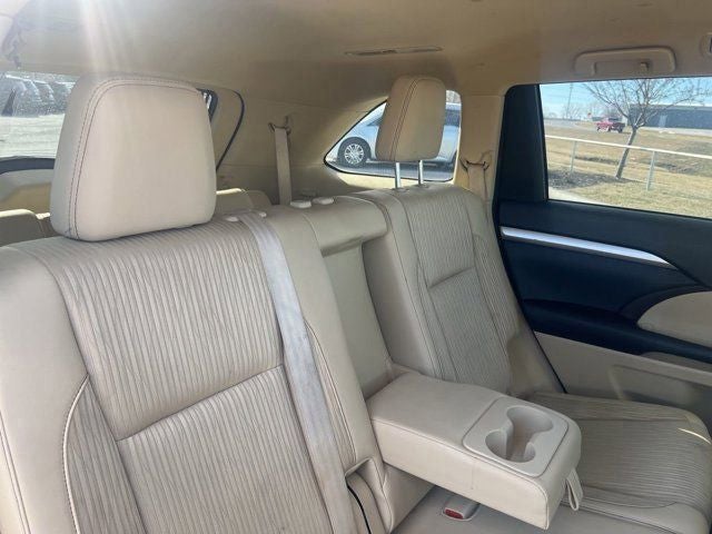 2014 Toyota Highlander LE Plus V6