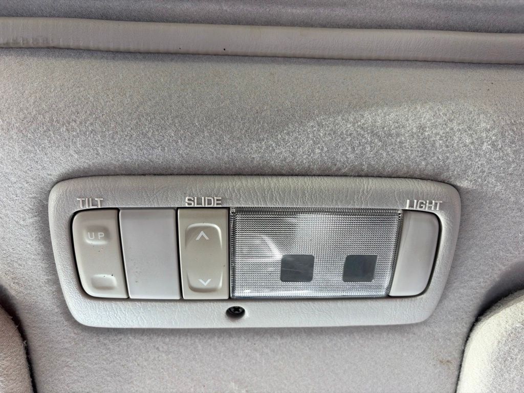 2005 Pontiac Vibe Base
