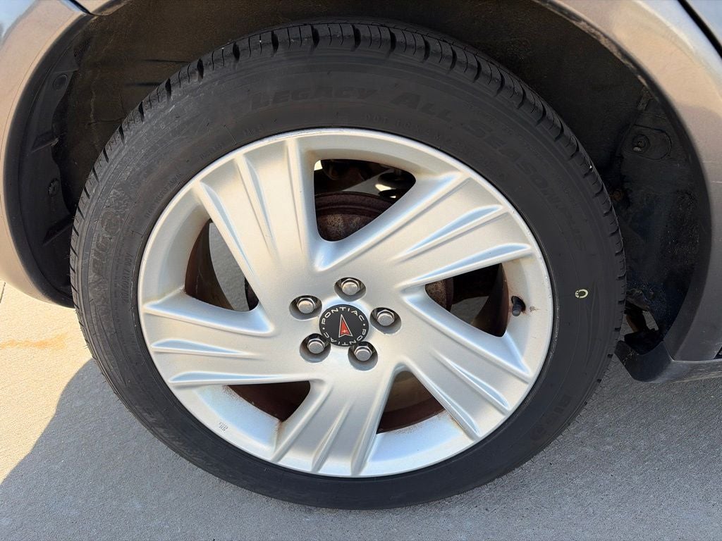 2005 Pontiac Vibe Base