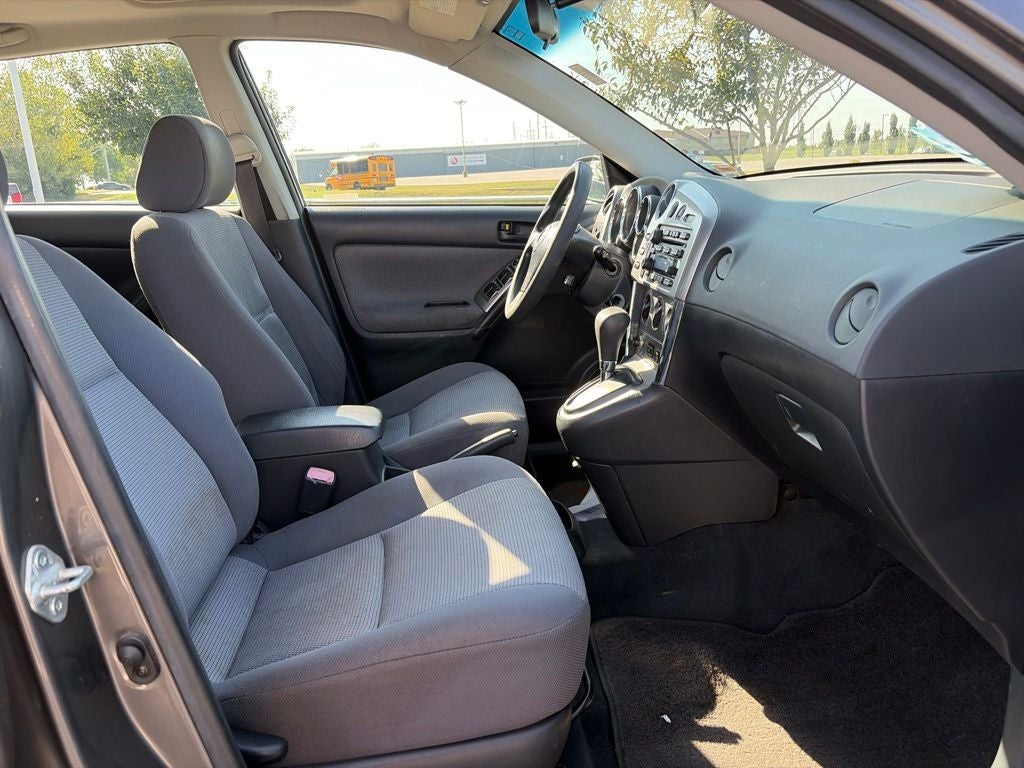 2005 Pontiac Vibe Base