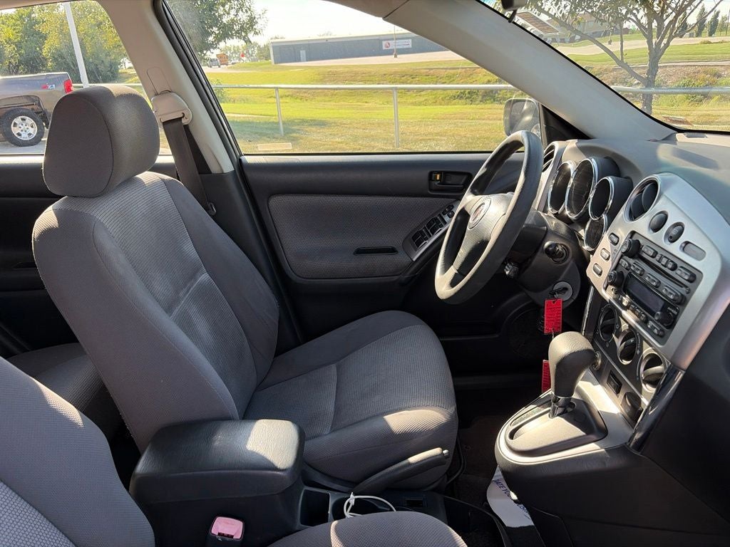 2005 Pontiac Vibe Base