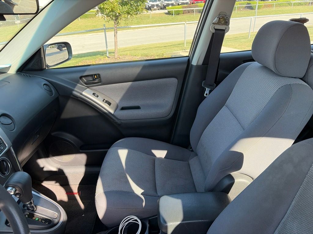 2005 Pontiac Vibe Base