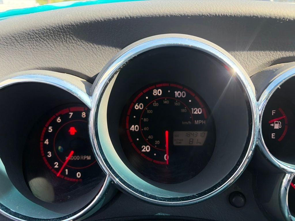 2005 Pontiac Vibe Base