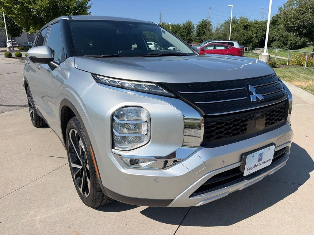 Used 2024 Mitsubishi Outlander SE with VIN JA4J3VA8XRZ086160 for sale in Kansas City