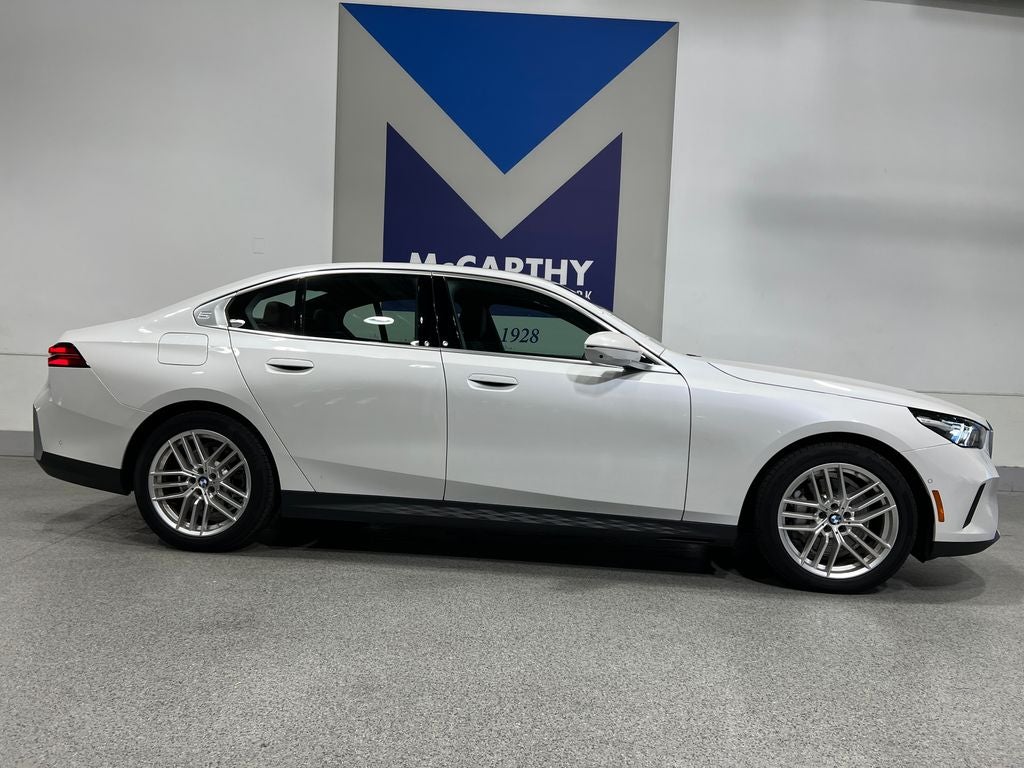 2025 BMW 5 Series 530i xDrive