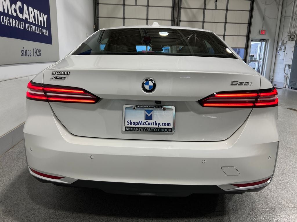 2025 BMW 5 Series 530i xDrive