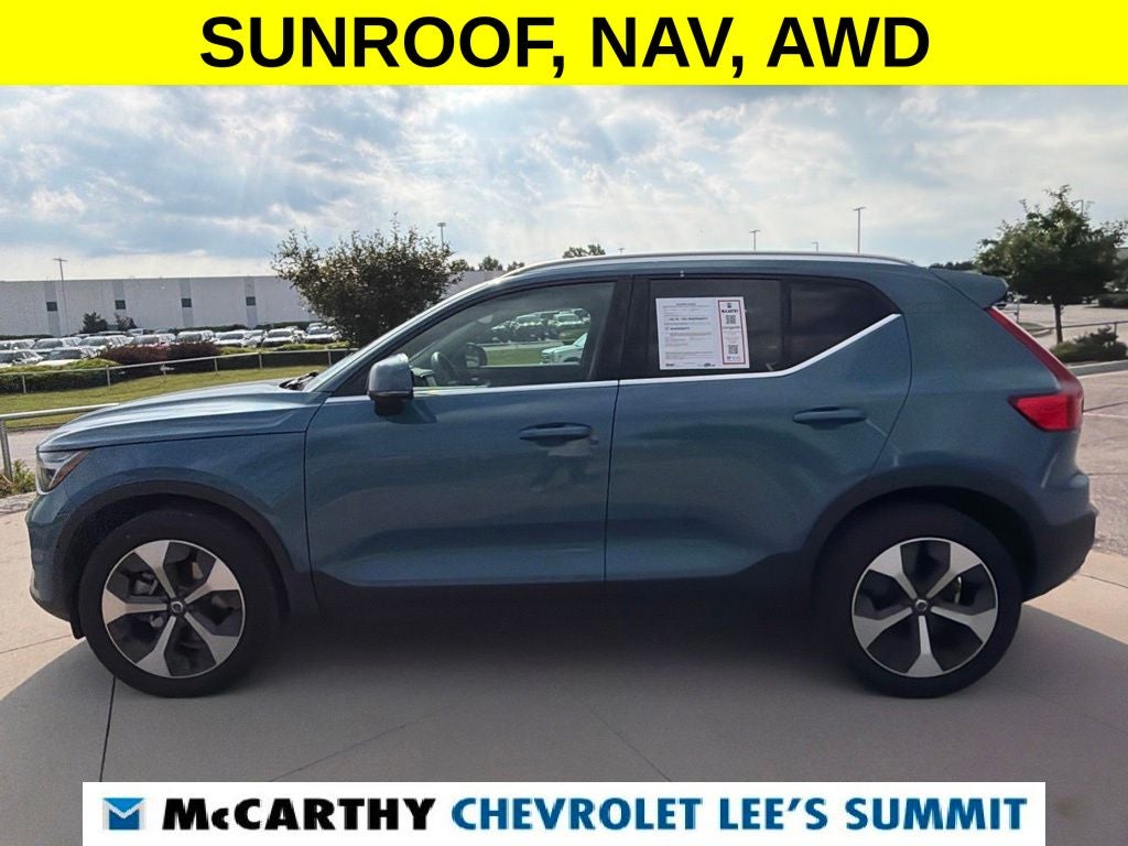 2025 Volvo XC40 B5 Plus Bright Theme