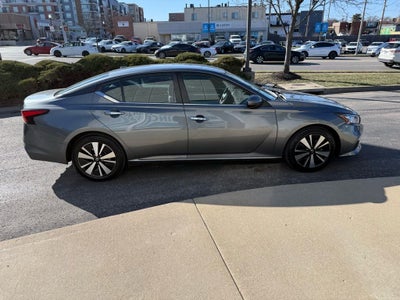 2022 Nissan Altima 2.5 SV