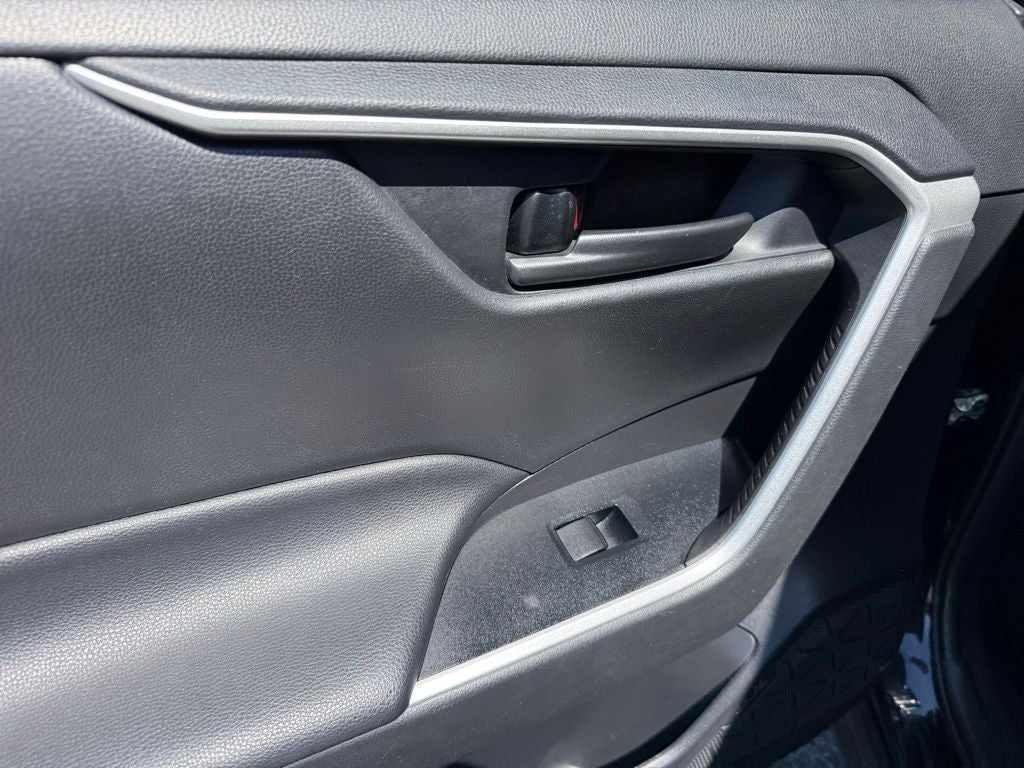 2020 Toyota RAV4 LE AWD