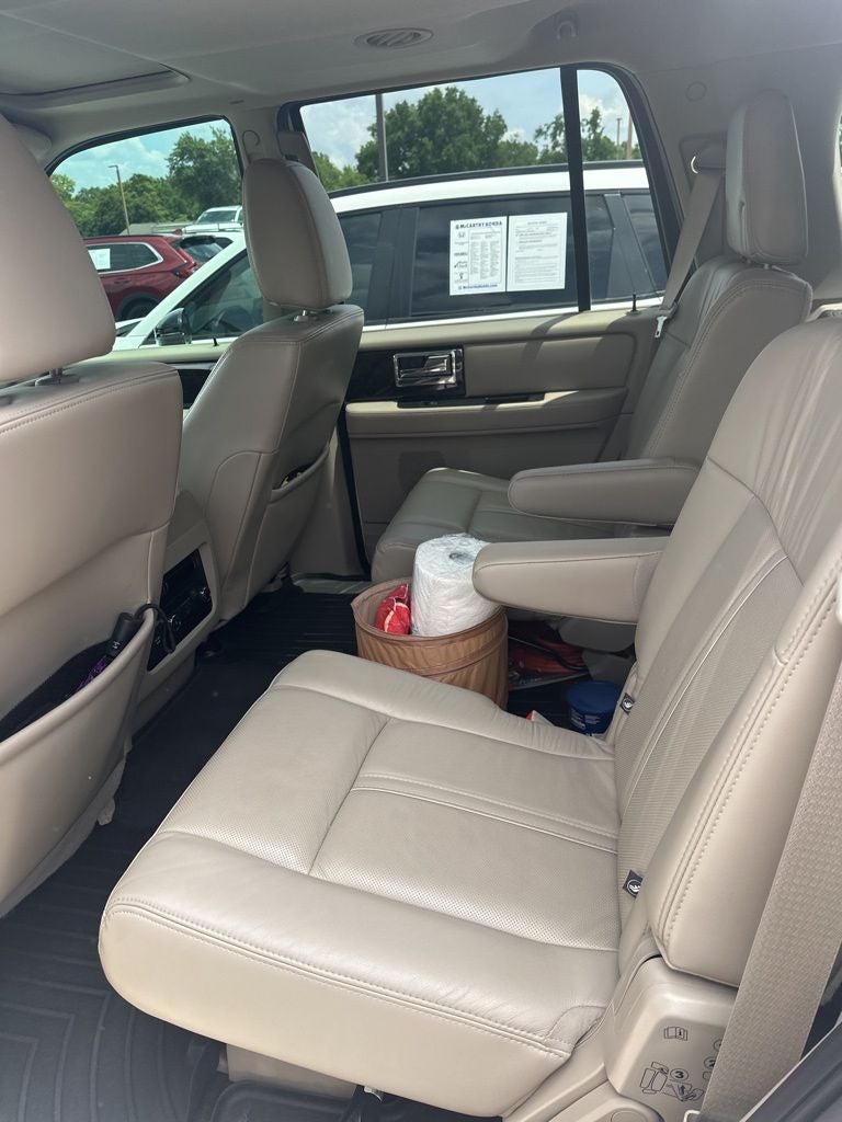 2015 Lincoln Navigator Base