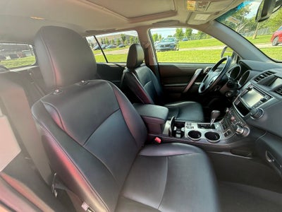 2013 Toyota Highlander SE