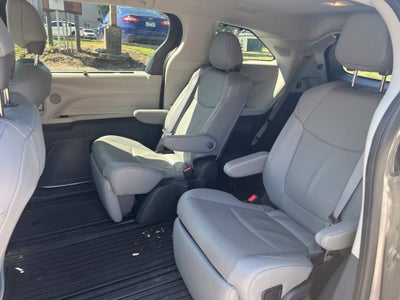 2024 Toyota Sienna Limited 7 Passenger