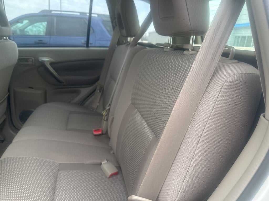 2004 Toyota RAV4 Base