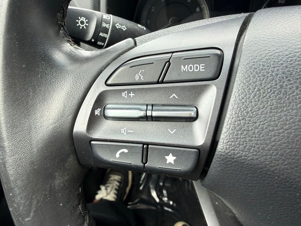 2022 Hyundai KONA SEL
