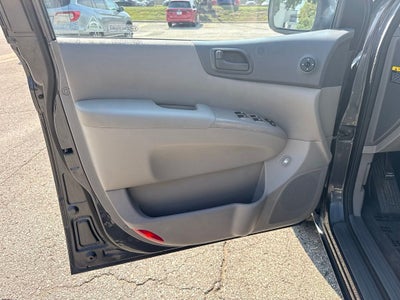 2014 Kia Sedona LX