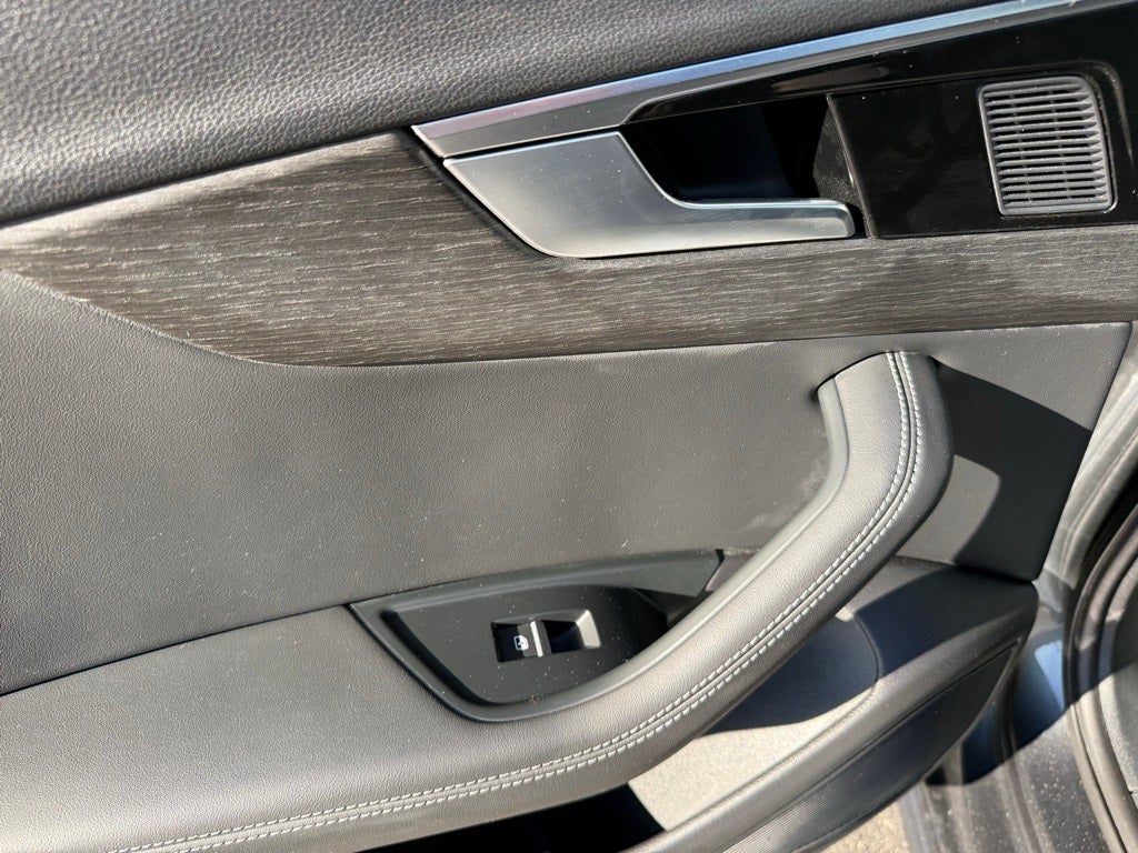 2024 Audi A4 45 S line Premium Plus quattro