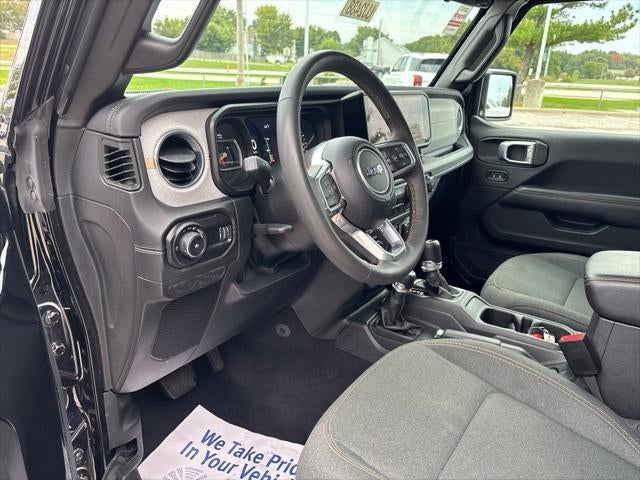 2025 Jeep Wrangler 4-Door Sahara 4x4