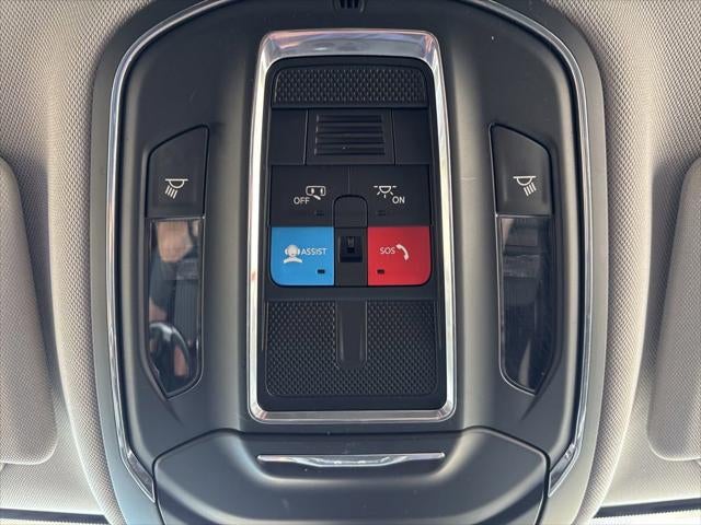 2023 Jeep Grand Cherokee Laredo 4x4