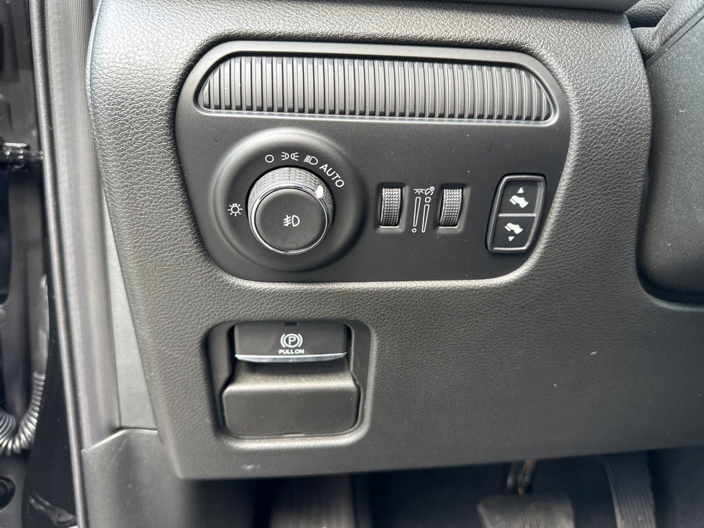 2024 Jeep Wagoneer Base